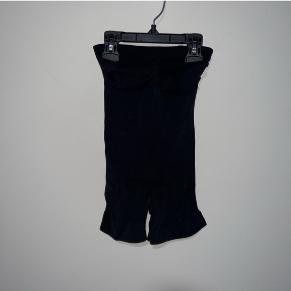 NWOT SKIMS SHAPEWEAR SEAMLESS SCULPT STRAPLESS SHORTIE BODYSUIT BLACK ONYX MEDI - Picture 1 of 3